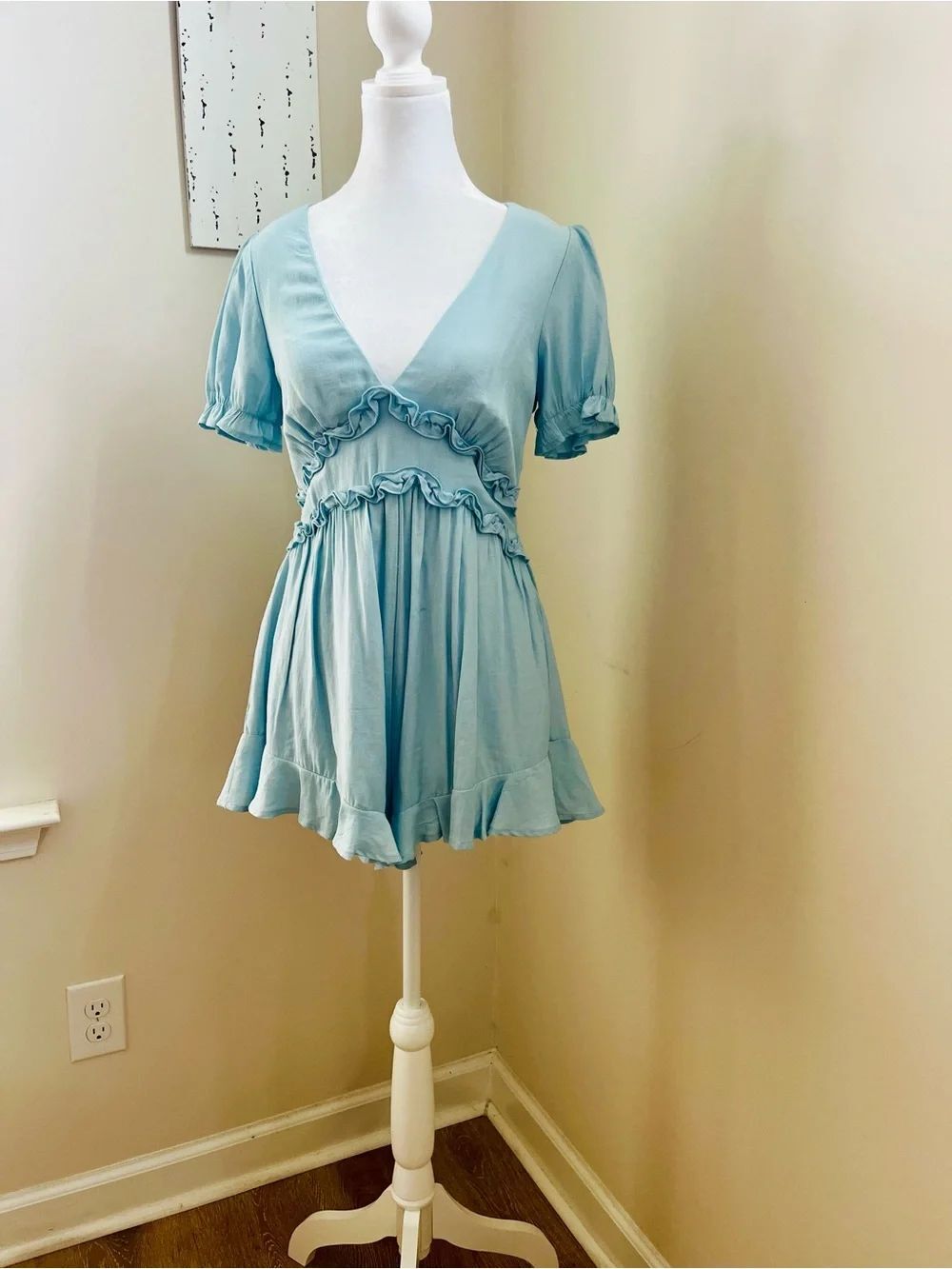 Mi Ami Light Blue Ruffled V-Neck Mini Romper; Size Small